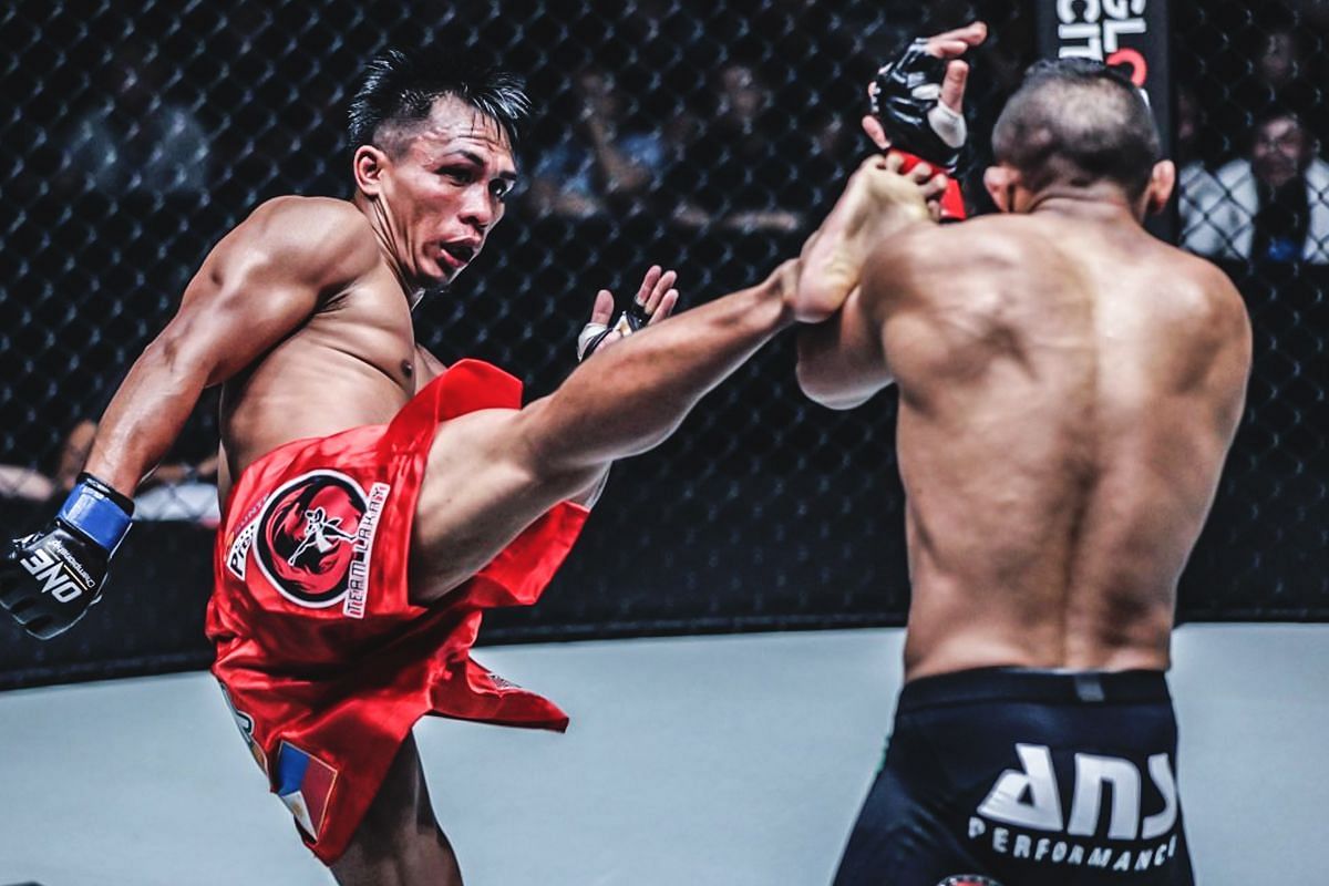 Kevin Belingon (left), Bibiano Fernades (right) [Photo via ONE Championship]