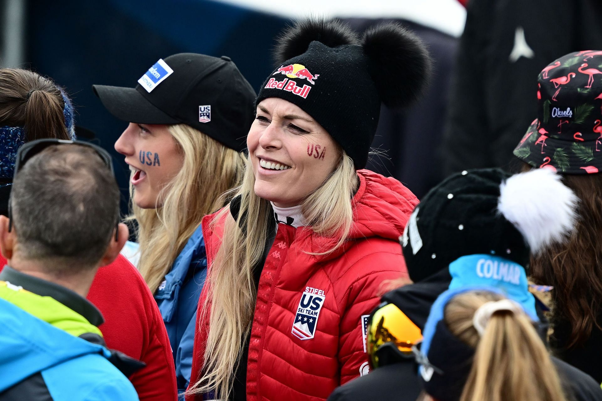 Lindsey Vonn with her Teammates at the Audi FIS Alpine World Ski Championships - Women&#039;s Team Combined - Source: Getty