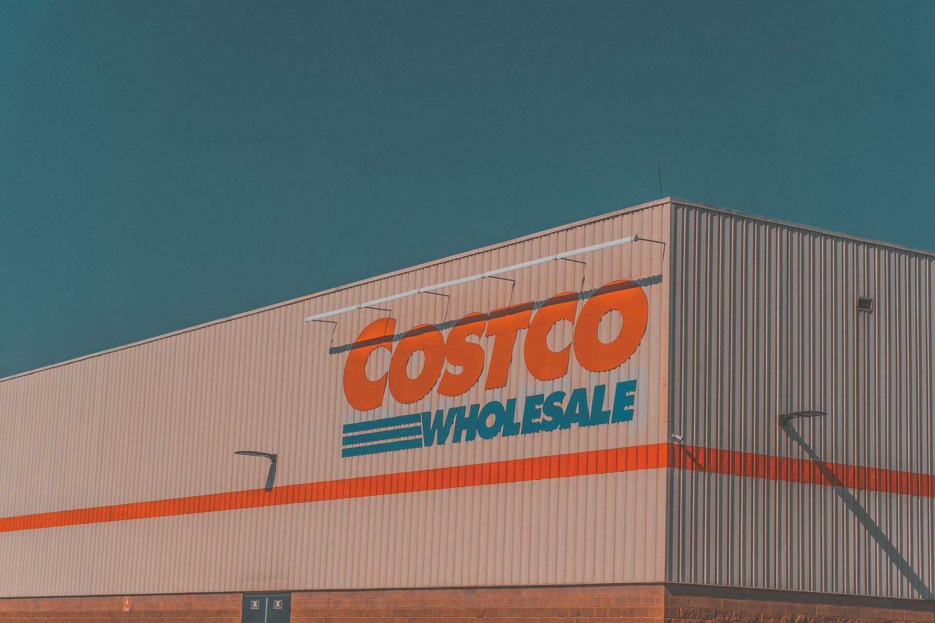 Costco bring heart sprinkles covered cookies for V-Day 2025 (Image via Unsplash)