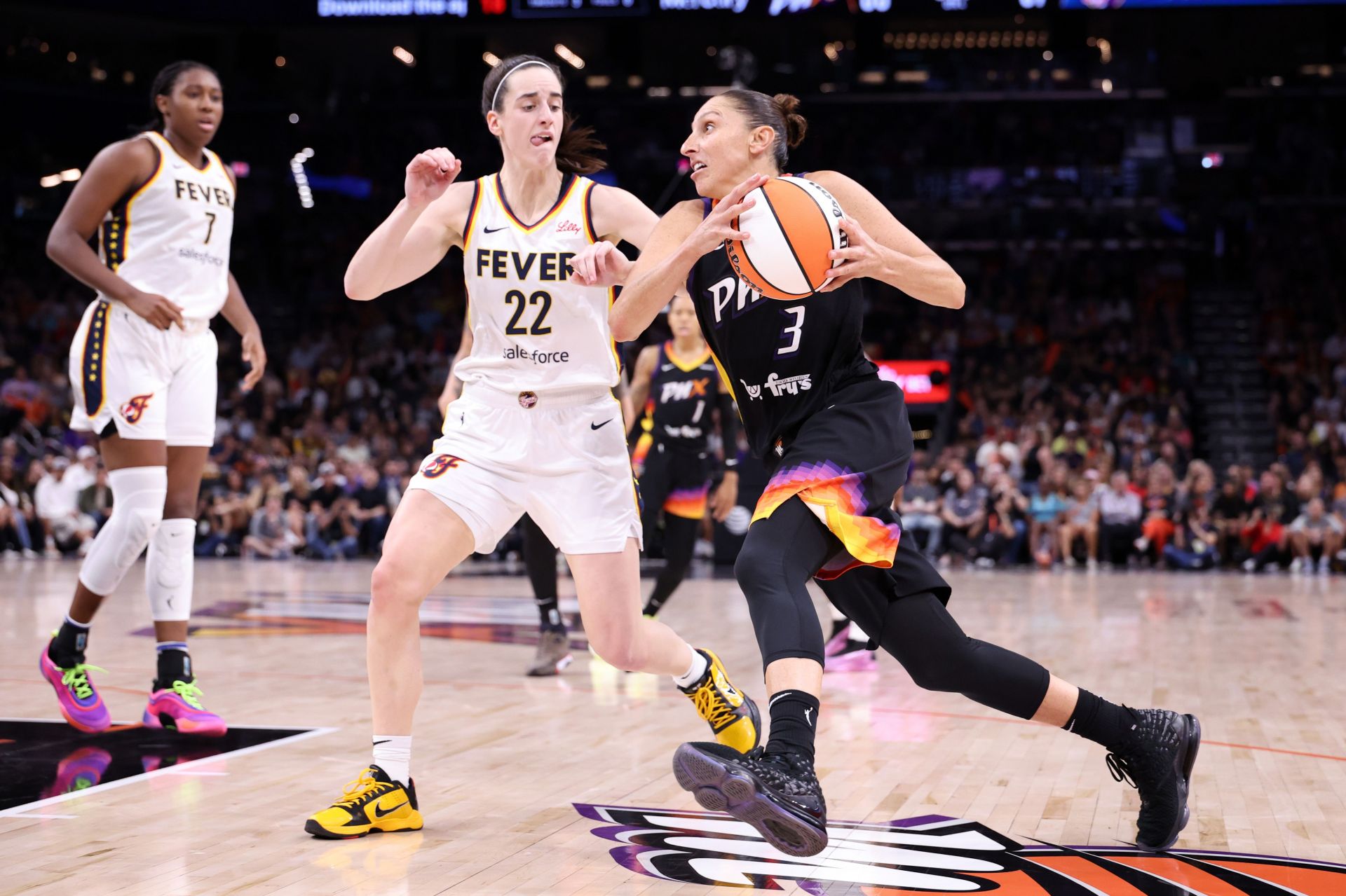 "Caitlin Clark sent Diana Taurasi into retirement " - Fans react to 3x WNBA champ's announcement about ending her 20-year run in WNBA