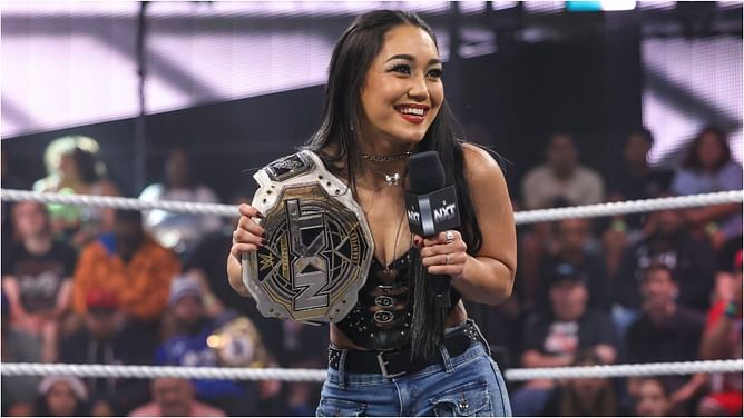 Roxanne Perez drops 3-word reaction to female WWE legend's major tease