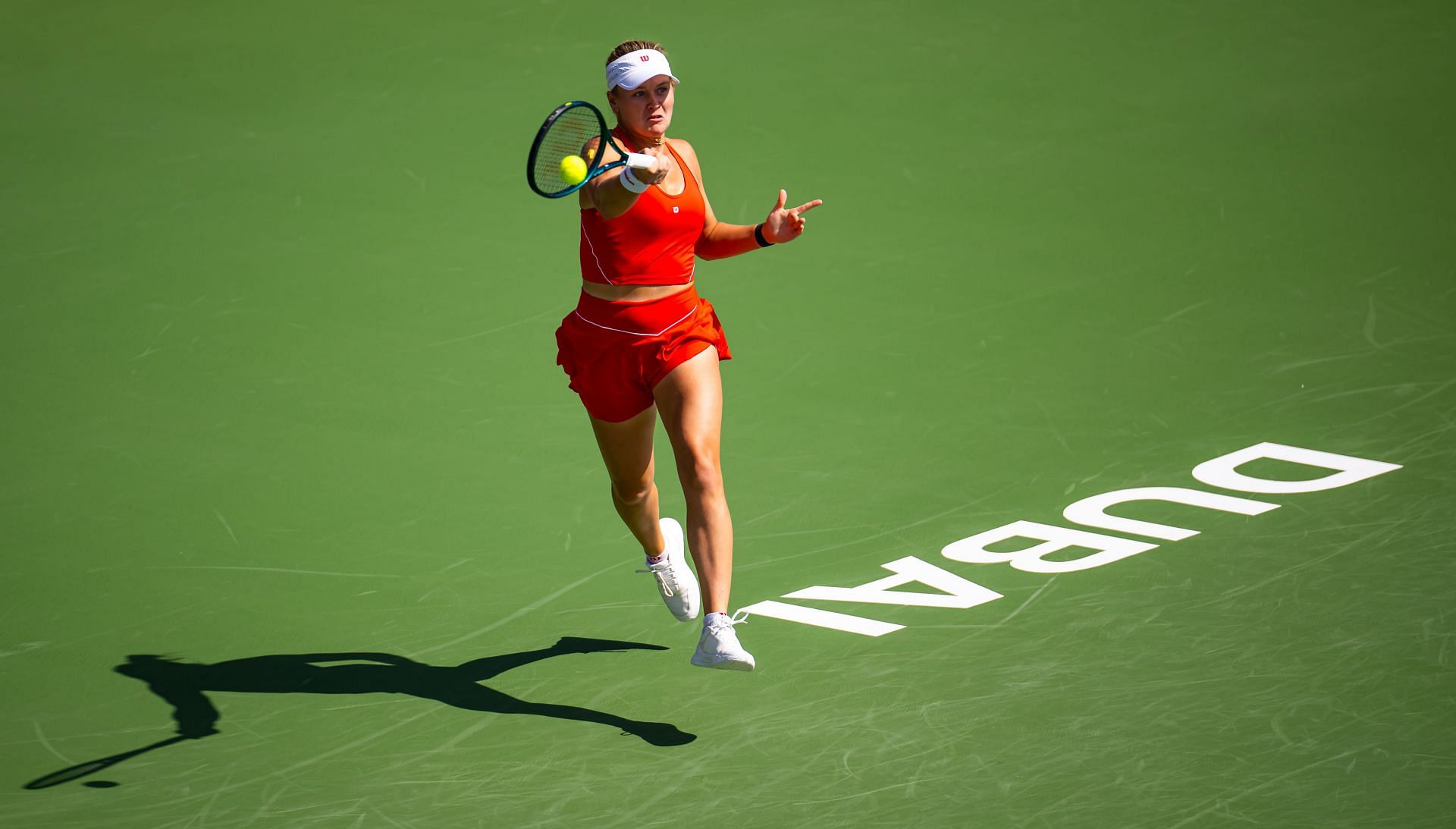 Stearns plays a forehand in the Dubai Tennis Championships - Source: Getty