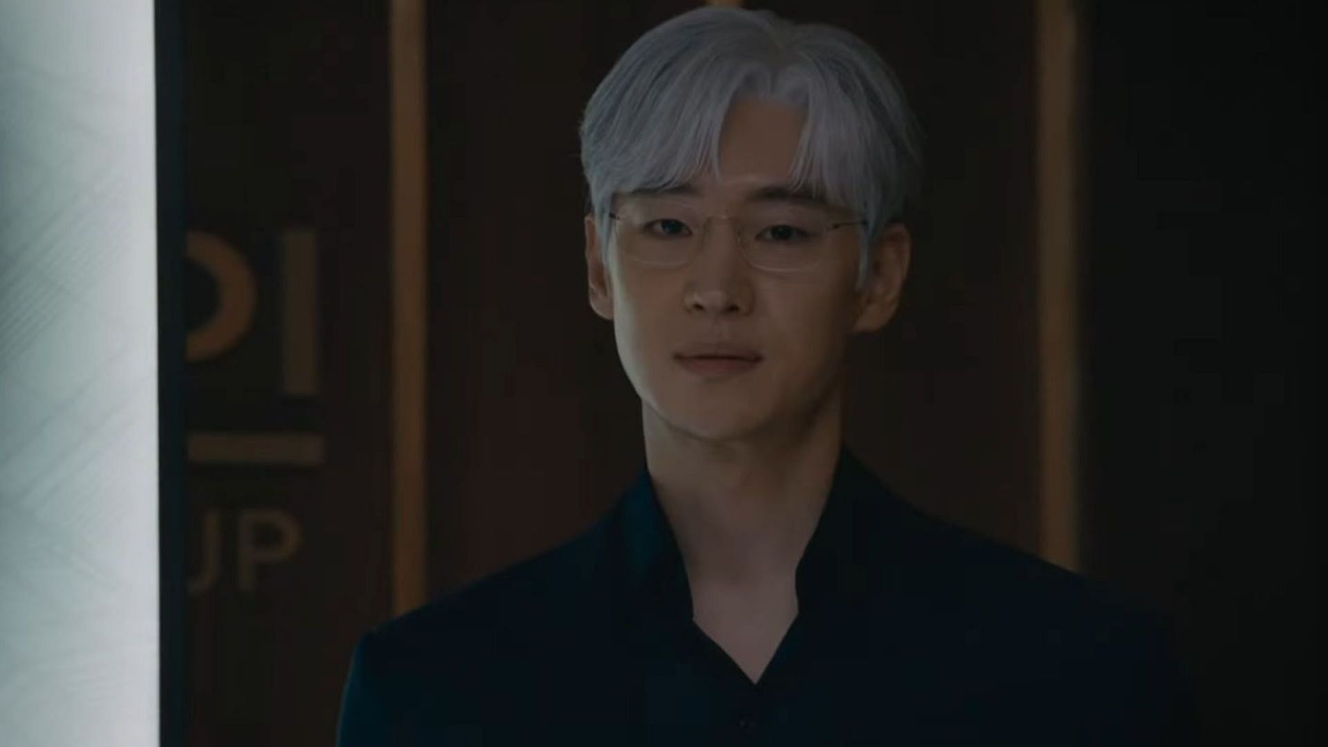 Lee Je-hoon in The Art of Negotiation (Image via YouTube/JTBC Drama)