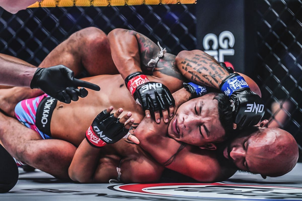 Demetrious Johnson chokes out Rodtang in a March 2022 exhibition bout [Photo via ONE Championship]