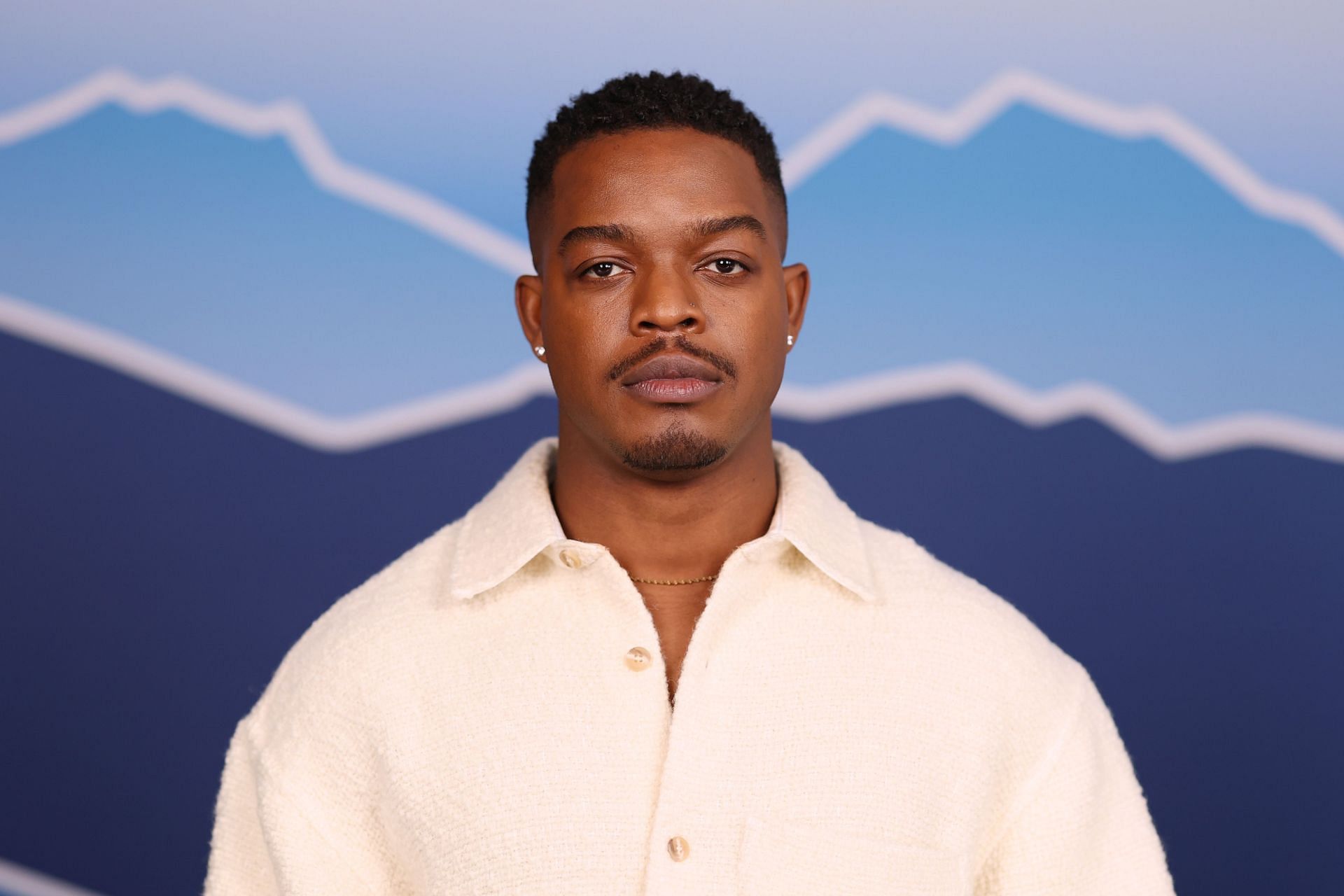 Stephan James visits the IMDb Portrait Studio at Acura House of Energy (Image via Getty)