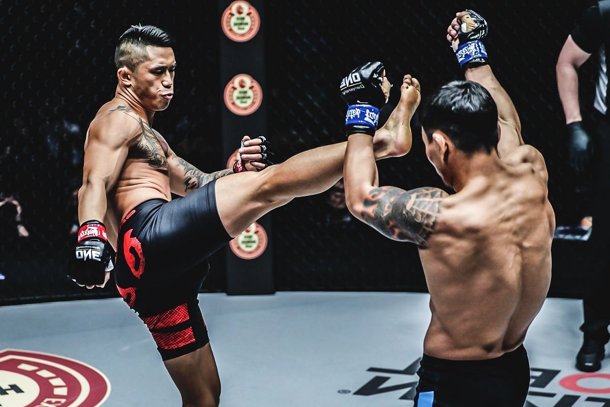 Martin Nguyen (left), Narantungalag Jadambaa (right) [Photo via ONE Championship]