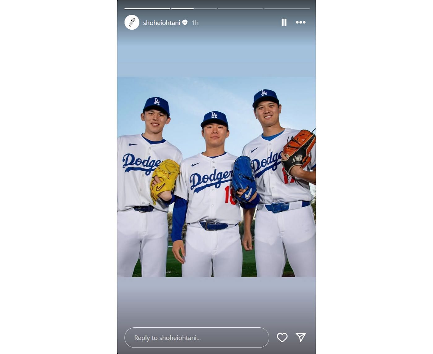 Shohei Ohtani flashes the pearly whites with his compatriots (source: shoheiohtani/Instagram)