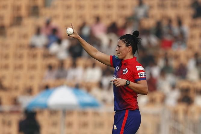WPL 2025 Fantasy League: Best Fantasy XI for Match 2 - MI vs DC | WPL Fantasy Tips