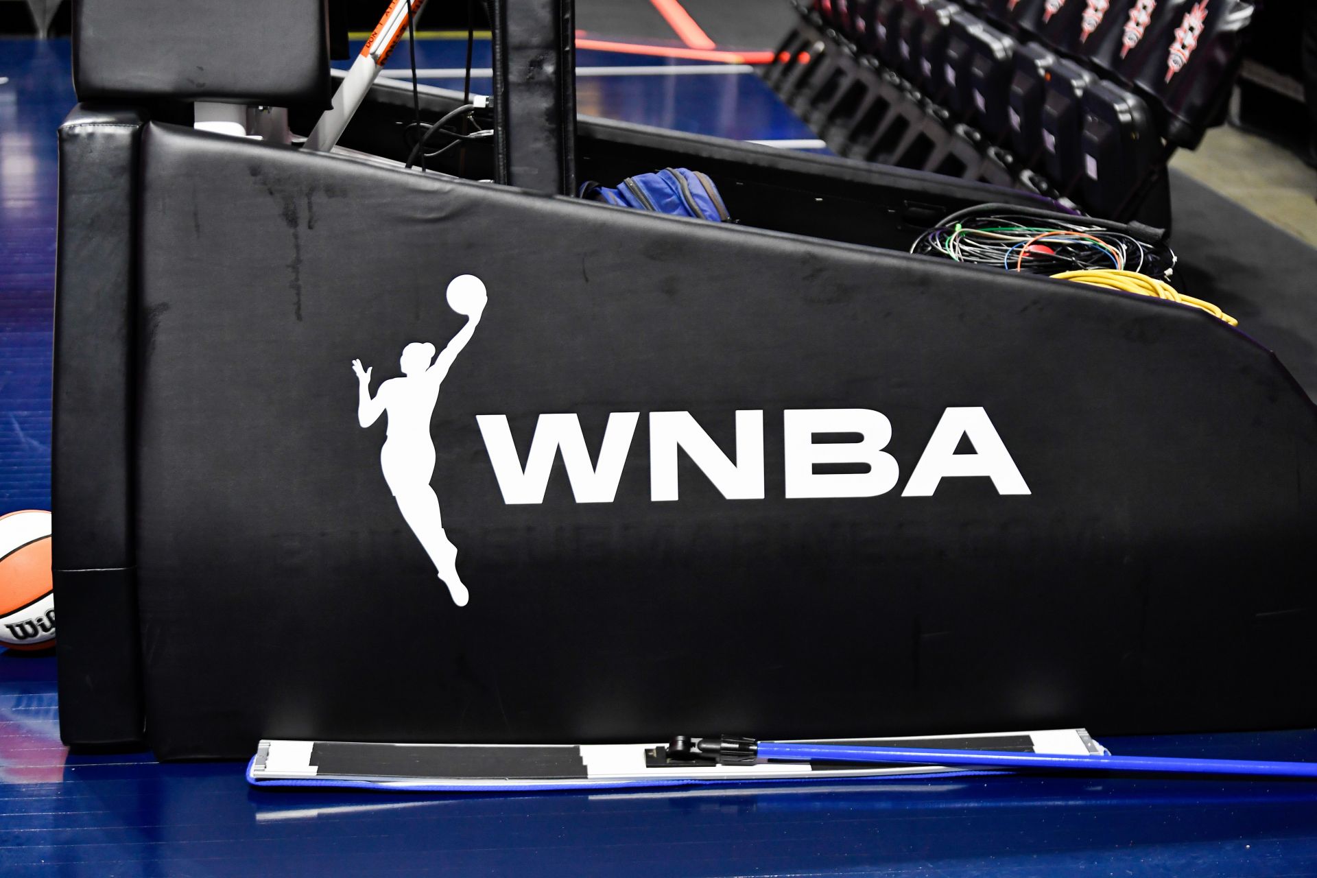 "Nice af for real" - WNBA fans react as Angel Reese's Chicago Sky sign 5'9 guard for depth ahead of WNBA season