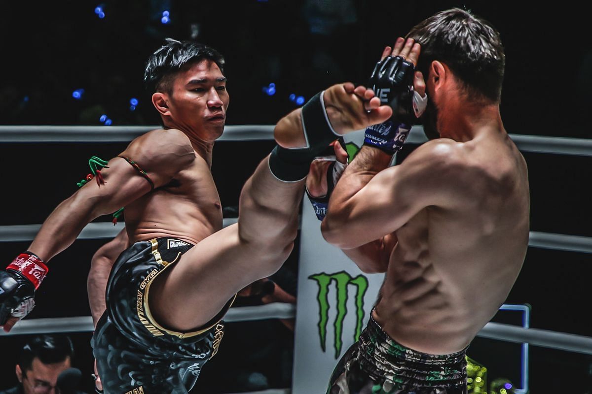 Tawanchai (left), Jamal Yusupov (right) [Photo via ONE Championship]