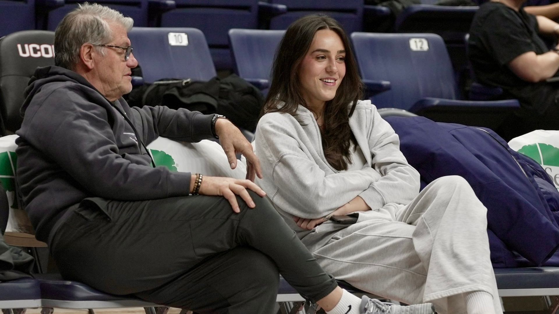 Nika Muhl and Geno Auriemma. - Source: @UConnWBB on X 