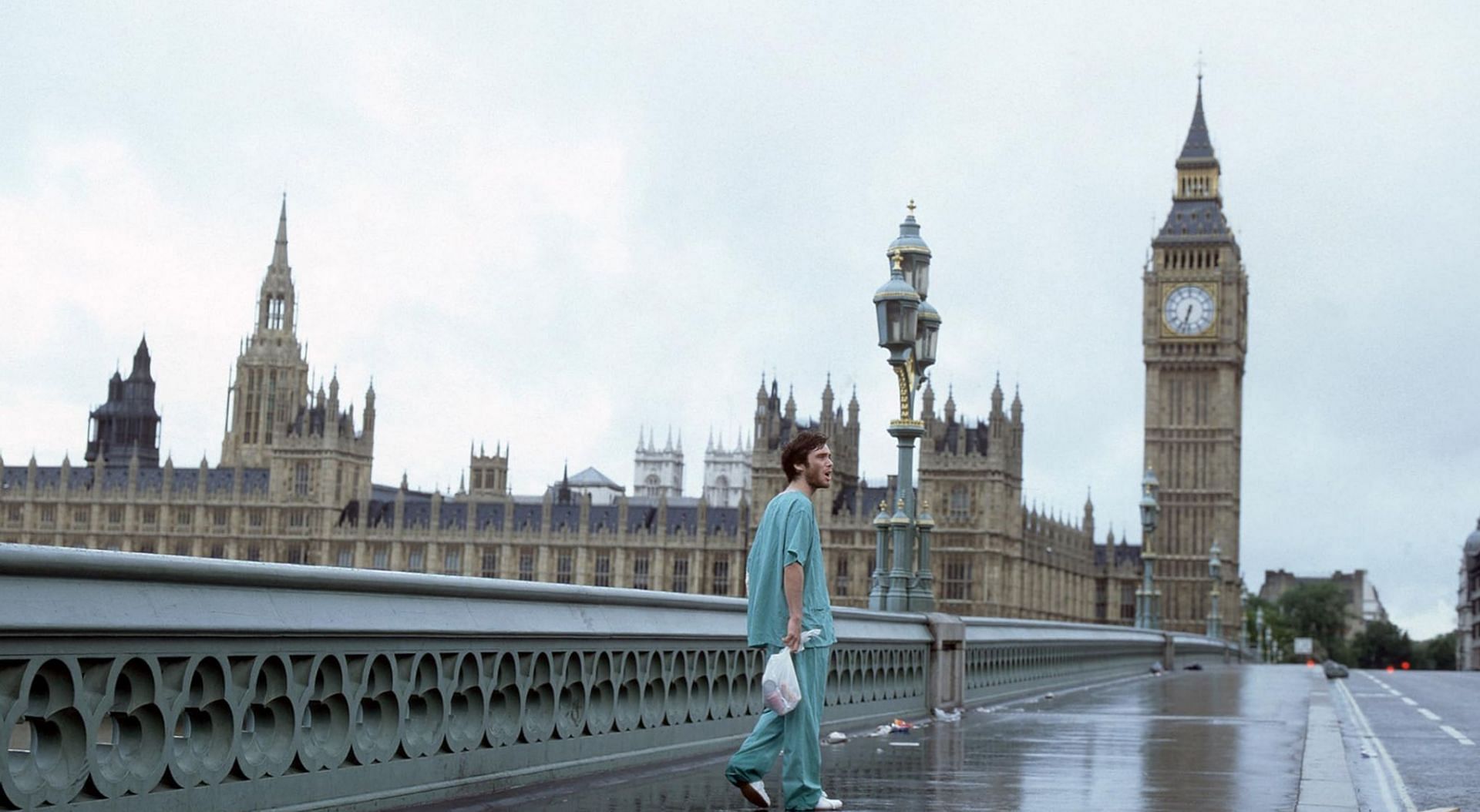 Still from the movie 28 Days Later (Image via Searchlight Pictures)