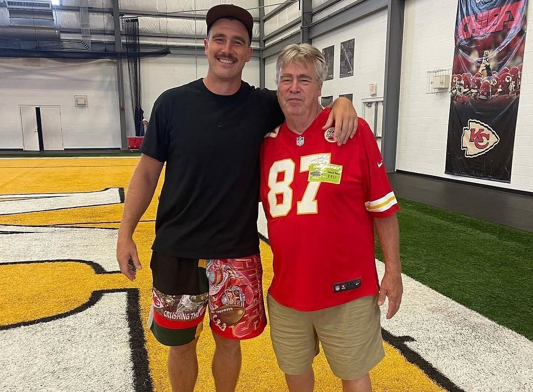 Travis Kelce Father