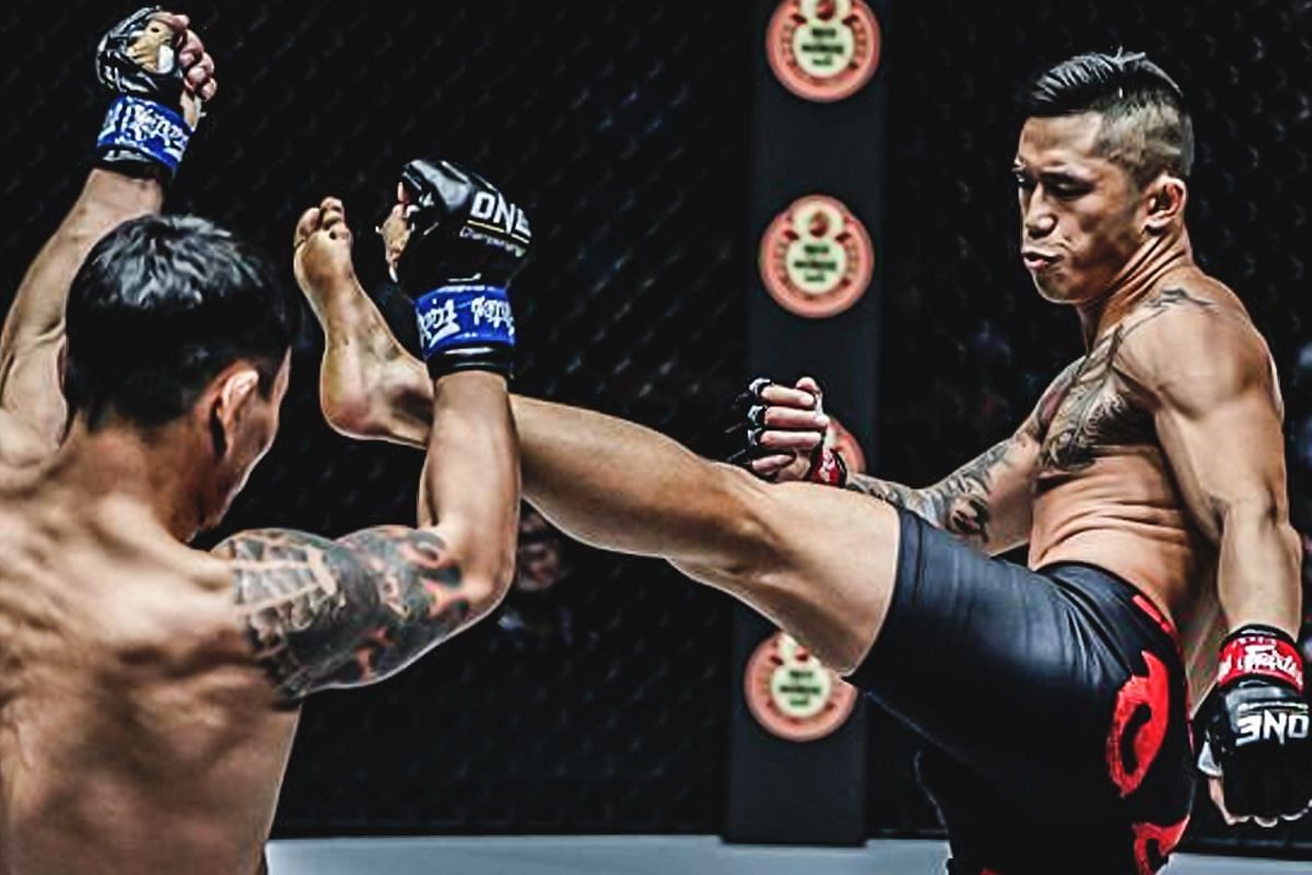 Martin Nguyen fighting Narantungalag Jadambaa in April 2019. [Photo via: ONE Championship]