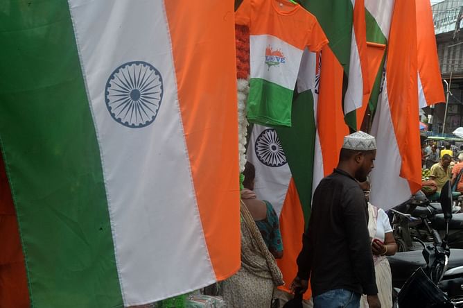 पाकिस्तान में भारत का झंडा लगाया गया उल्टा! वीडियो हुआ वायरल, फैंस ने जमकर सुनाई खरी-खोटी