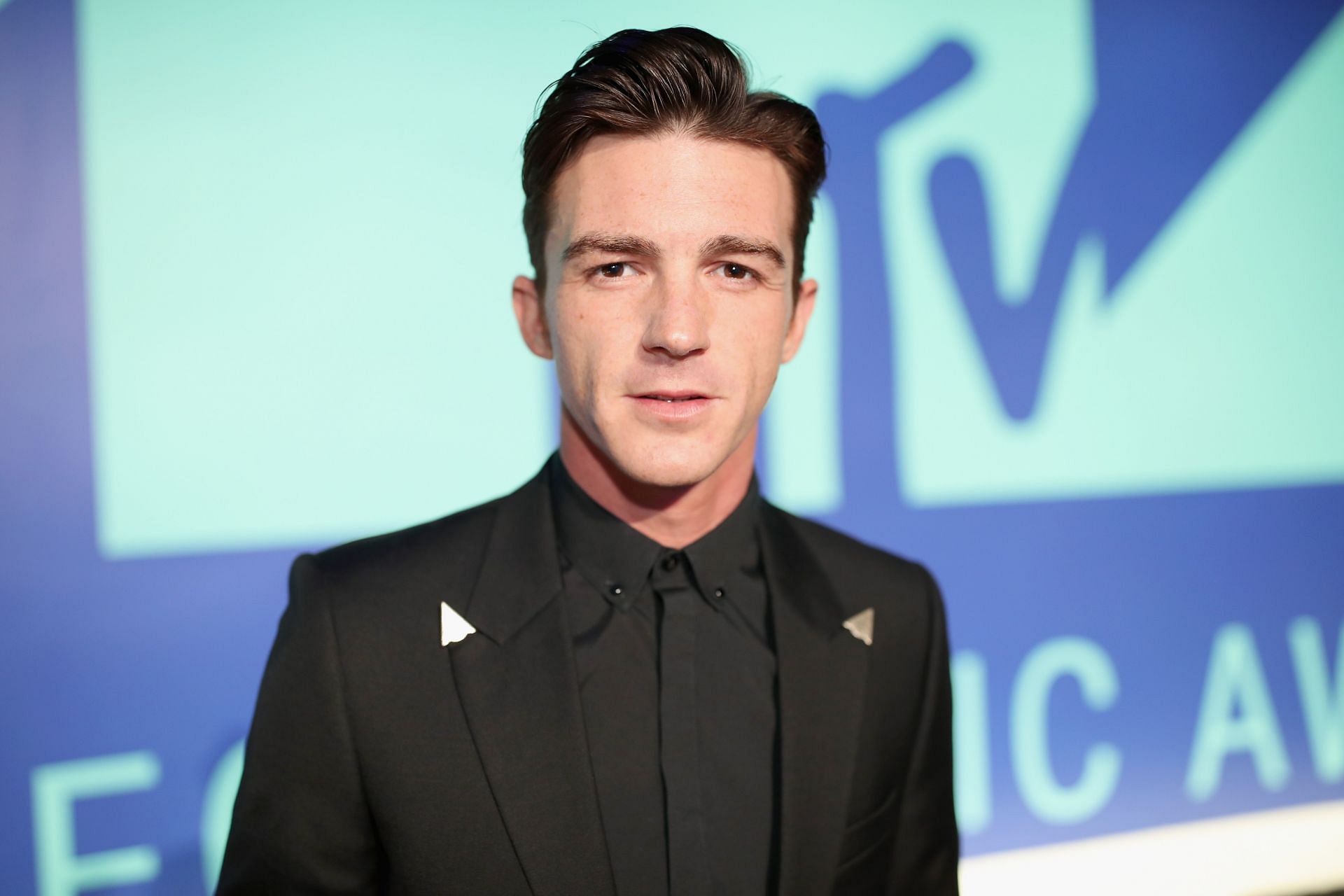            Drake Bell at the 2017 MTV Video Music Awards (Image via Getty)