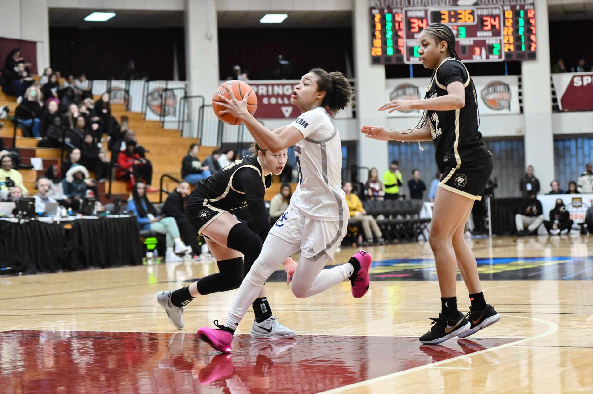 HIGH SCHOOL BASKETBALL: JAN 18 Spalding Hoophall Classic - Morris Catholic vs Archbishop Mitty - Source: Getty