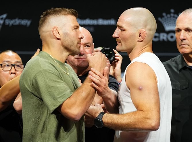 Ex-champion issues dire warning to Dricus du Plessis about UFC 312 fight against Sean Strickland: "Cannot stay in that striking position too much"