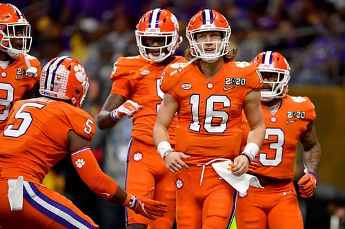 Tee Higgins and Trevor Lawrence: College Football Playoff national championship - Clemson vs. LSU - Source: Getty