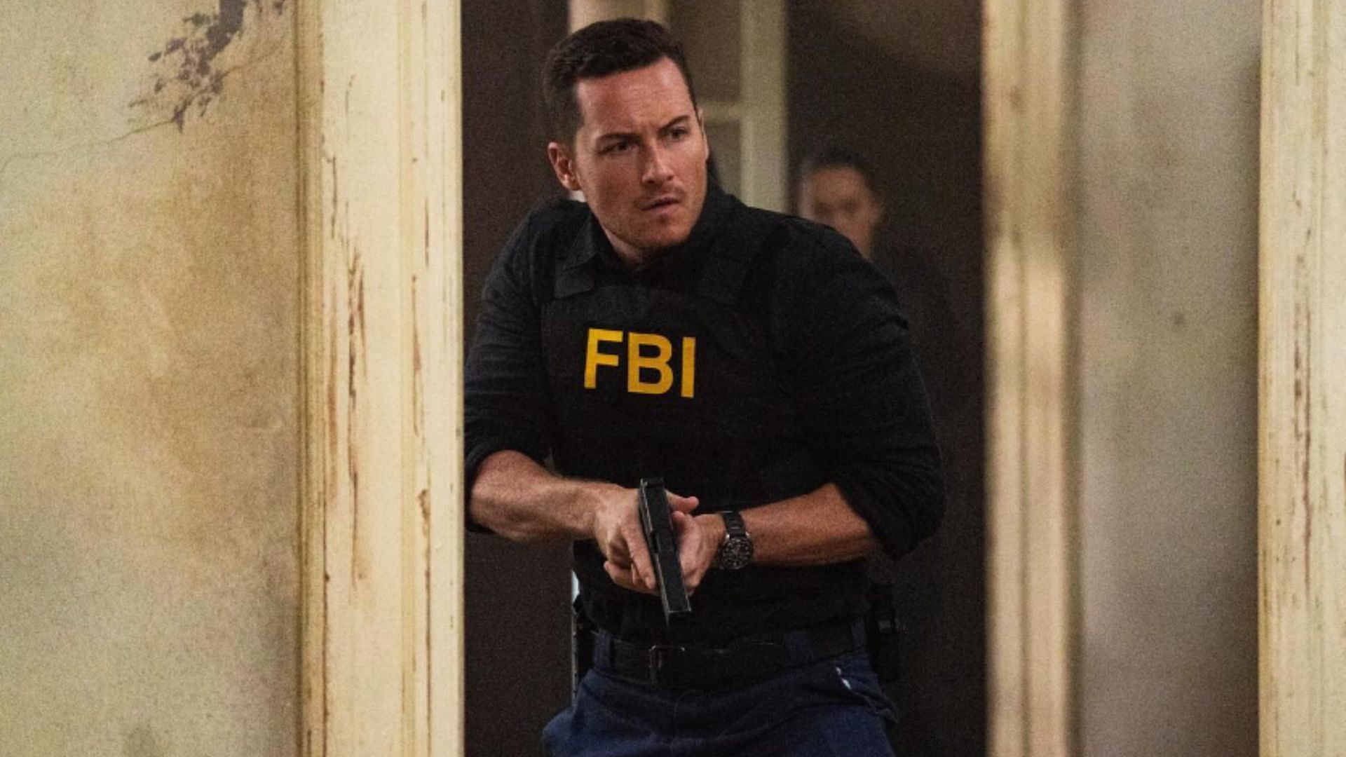 FBI: International airs on CBS on Tuesdays (Image via Instagram/@jesseleesoffer)