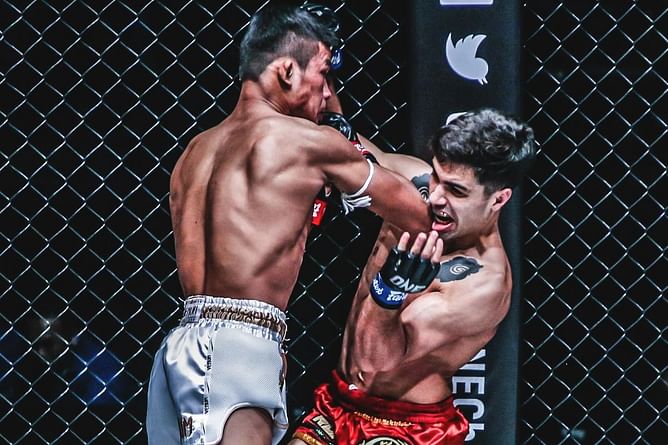 WATCH: Champ-champ Superlek Kiatmoo9 unleashes his class in complete mauling of Rui Botelho in Bangkok