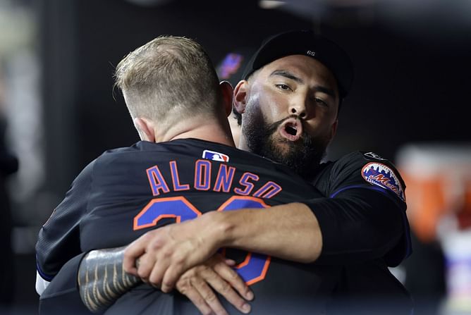 Sean Manaea drops 2-word reaction to Pete Alonso's $54,000,000 Mets reunion