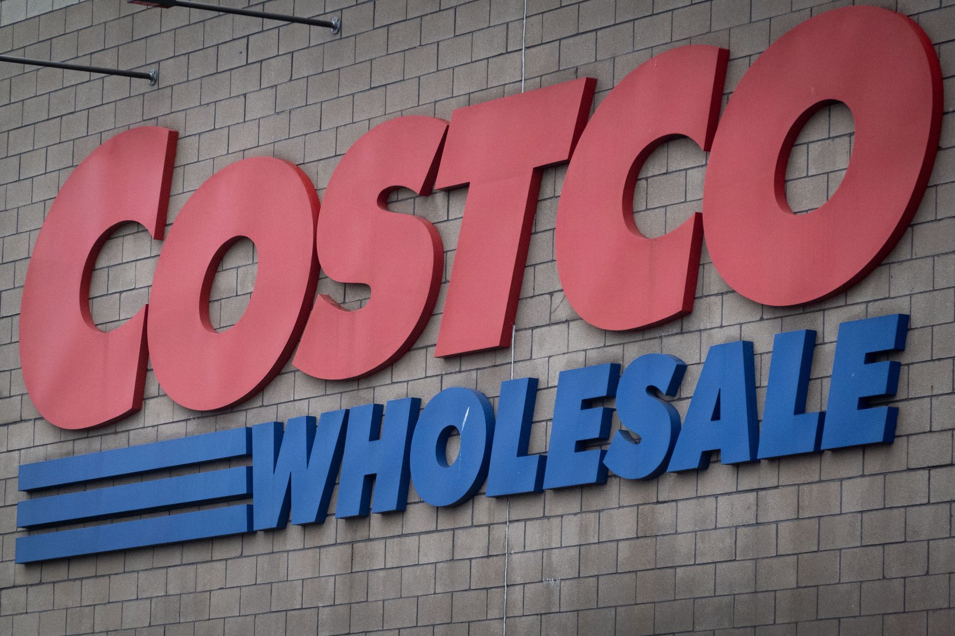 Costco To Increase Pay Of Hourly Workers, As Teamsters Union Members Teeter On Midnight Strike Deadline - Source: Getty