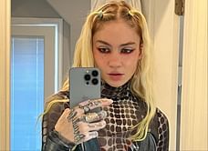 "Fame is something you should consent to" — Grimes requests people to stop posting photos of her and Elon Musk's 4-year-old child
