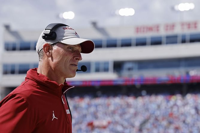 Brent Venables' Oklahoma offers scholarship to emerging offensive tackle to the Class of 2027