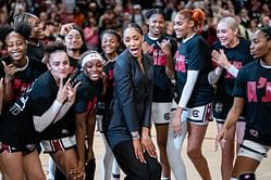 WATCH: South Carolina hoopers rush to A’ja Wilson as former Gamecocks icon poses for camera