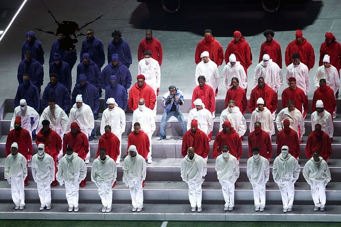 "He should not be this happy abt that mid performance"—Netizens react to Kendrick Lamar being cheered on after Super Bowl halftime show