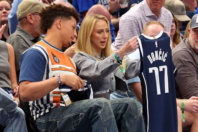 Patrick Mahomes' teammate trolls Chiefs QB in 6 words after shell-shocking Luka Doncic-Anthony Davis trade