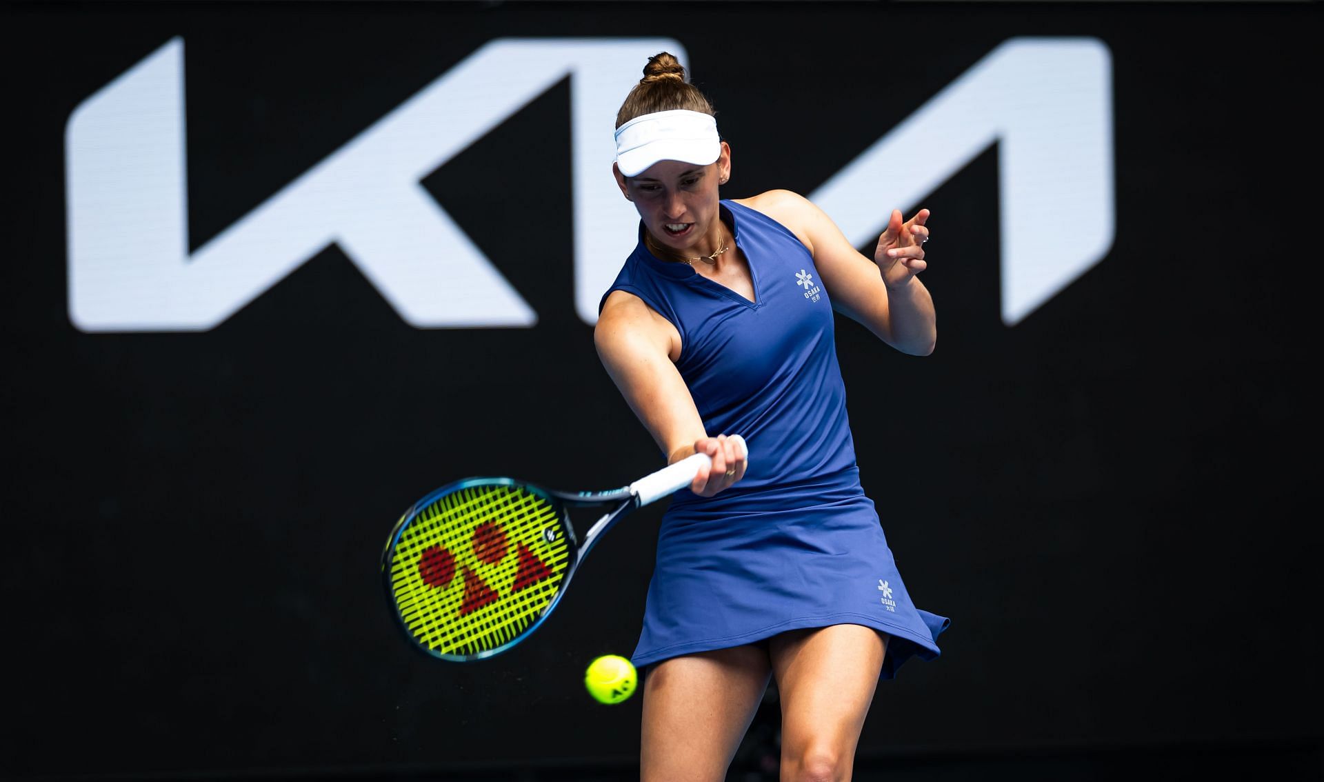 Elise Mertens hits a forehand (Source: Getty)