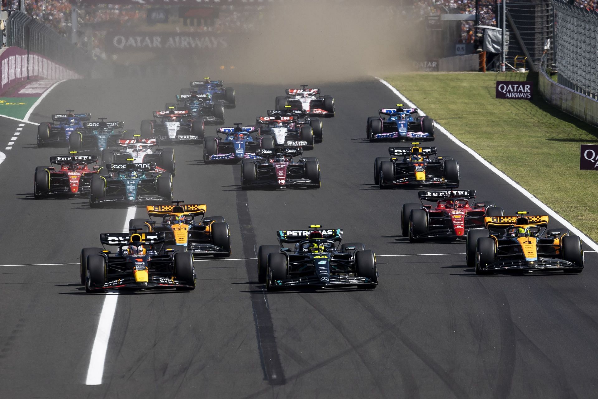  Max Verstappen, Lewis Hamilton and Lando Norris lead the grid during the 2023 Hungarian Grand Prix - Source: Getty