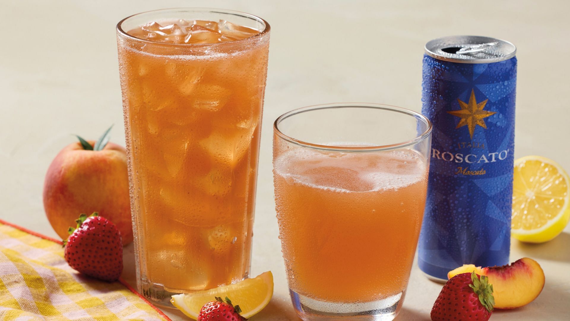 Strawberry Peach Lemonade and Spritzer (Image via Cracker Barrel)