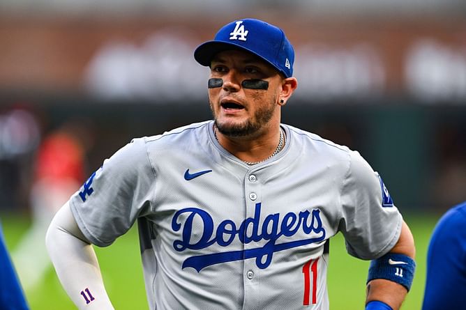 Miguel Rojas drops 1-word caption as the Dodgers star amps up batting drills