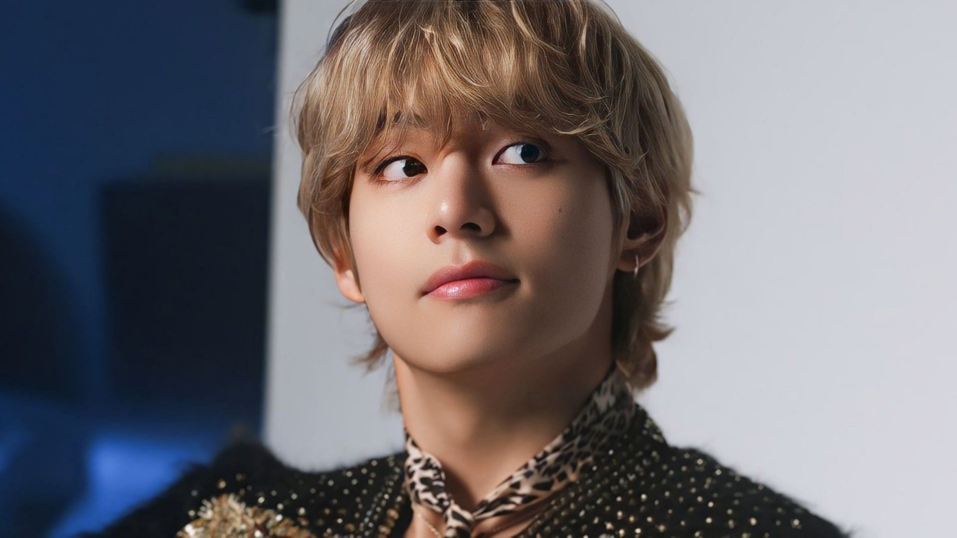 BTS V aka Taehyung (Image via Weverse)