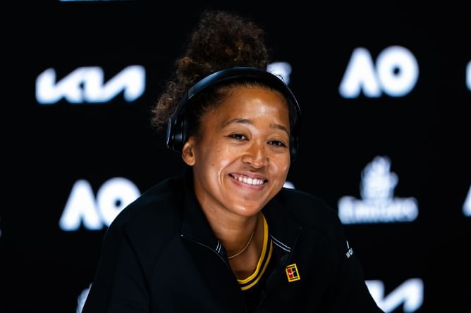 Naomi Osaka asks Patrick Mouratoglou and team for review after flaunting new custom Nike shoes during practice