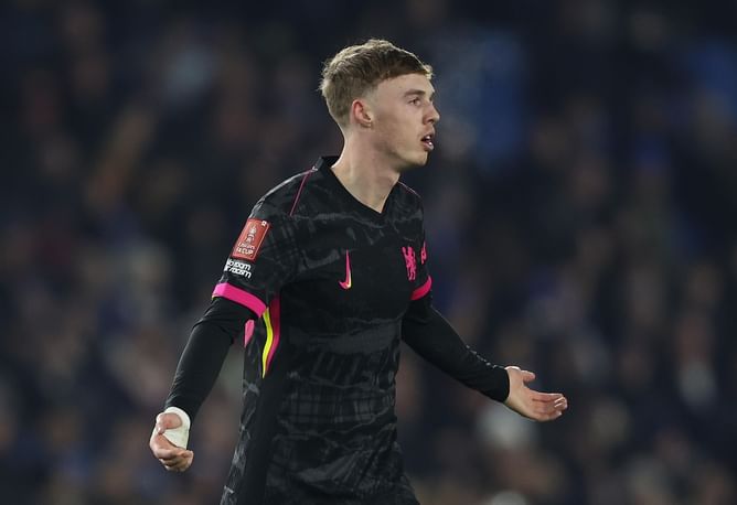 "Everything just closes up" - Paul Merson explains why Cole Palmer's form has dipped at Chelsea