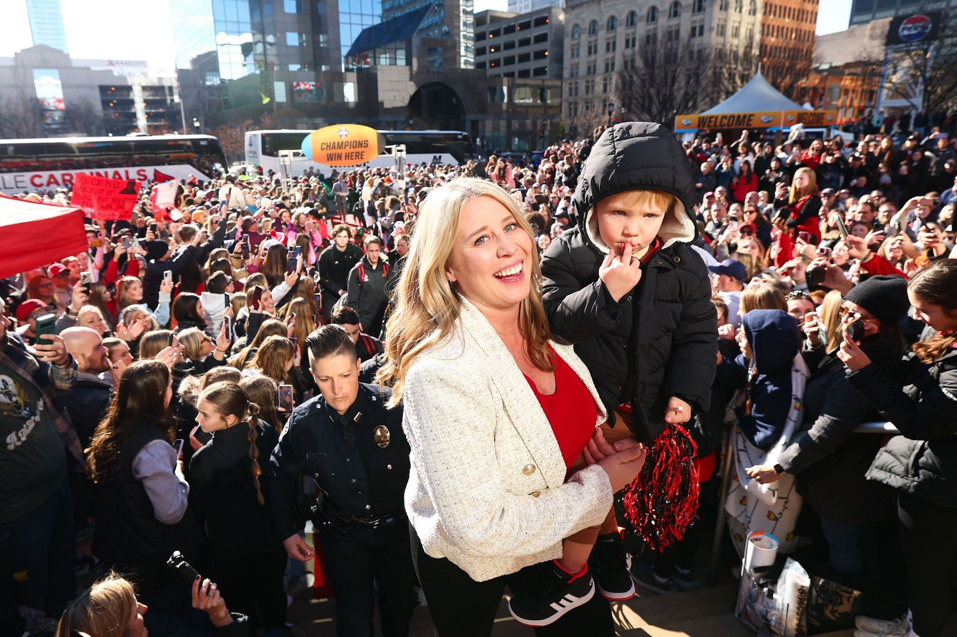 Dani Busboom Kelly arrives at Division I Women&#039;s Volleyball Championship finals (Photo: Getty Images)