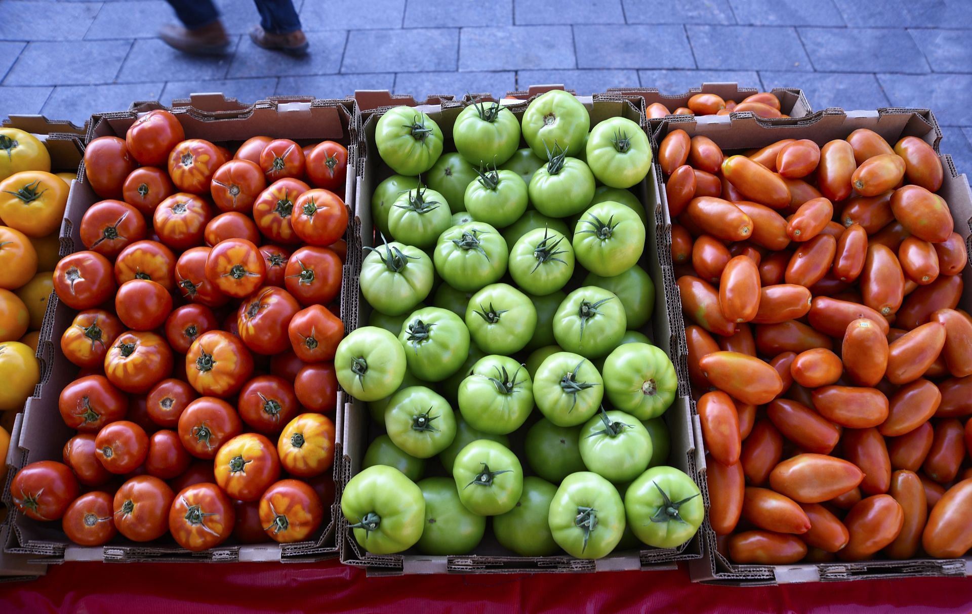 Farmers market tomatoes in Denver, Colorado USA (Image source: Getty)