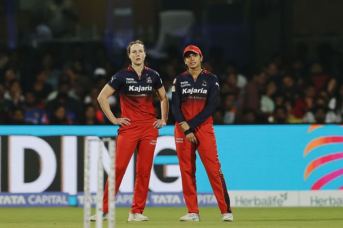 WPL इतिहास के पहले सुपर ओवर में RCB को मिली हार, स्मृति मंधाना का शर्मनाक प्रदर्शन; एलिस पेरी की जबरदस्त पारी गई बेकार