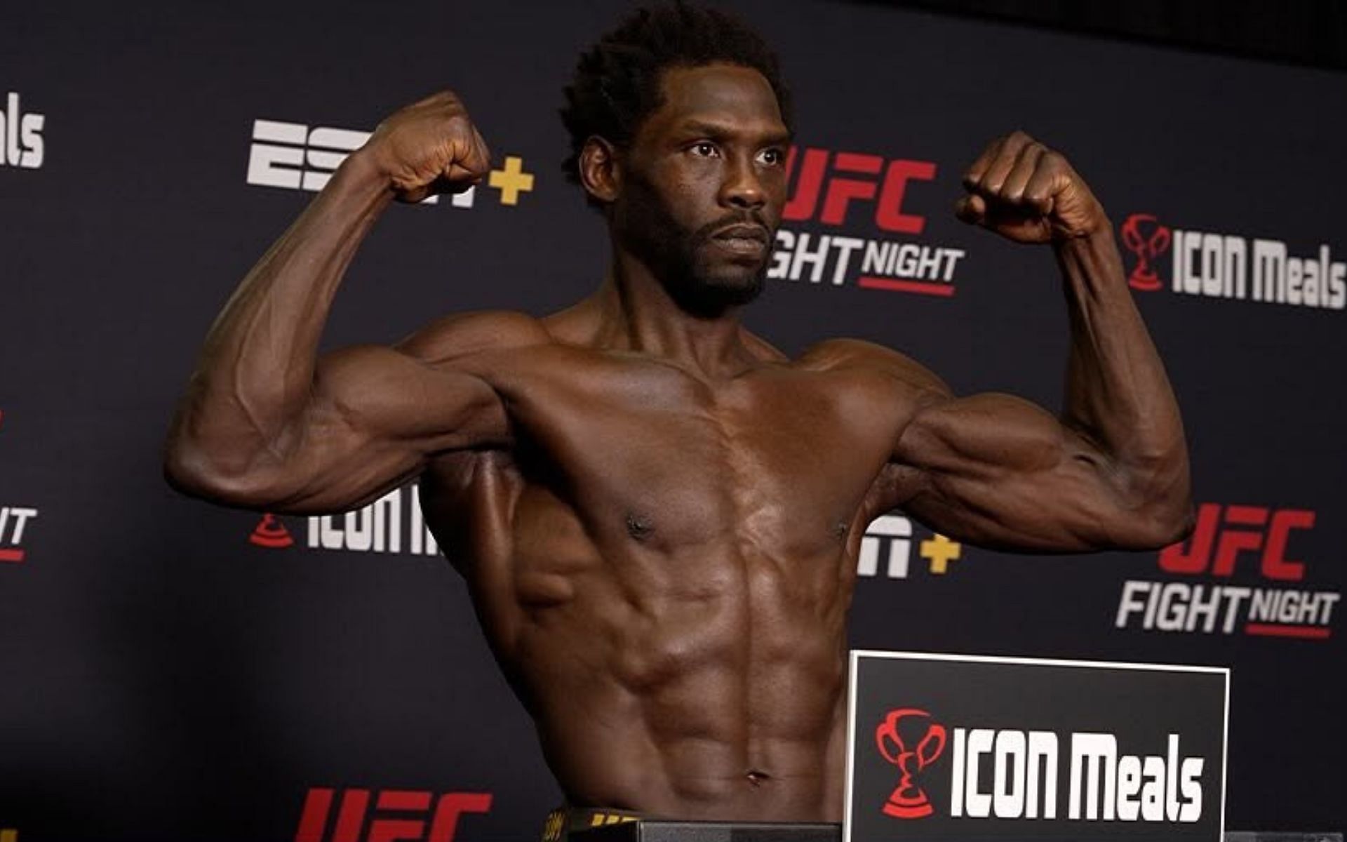 Jared Cannonier pulls of a spectacular come back win at UFC Vegas 102. [Images courtesy: @killagorillamma on Instagram]