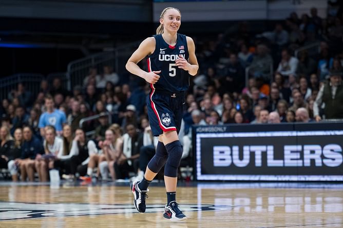 “Look how excited she is to see me”: Paige Bueckers adores Sarah Strong for cute look towards UConn’s #5 on court