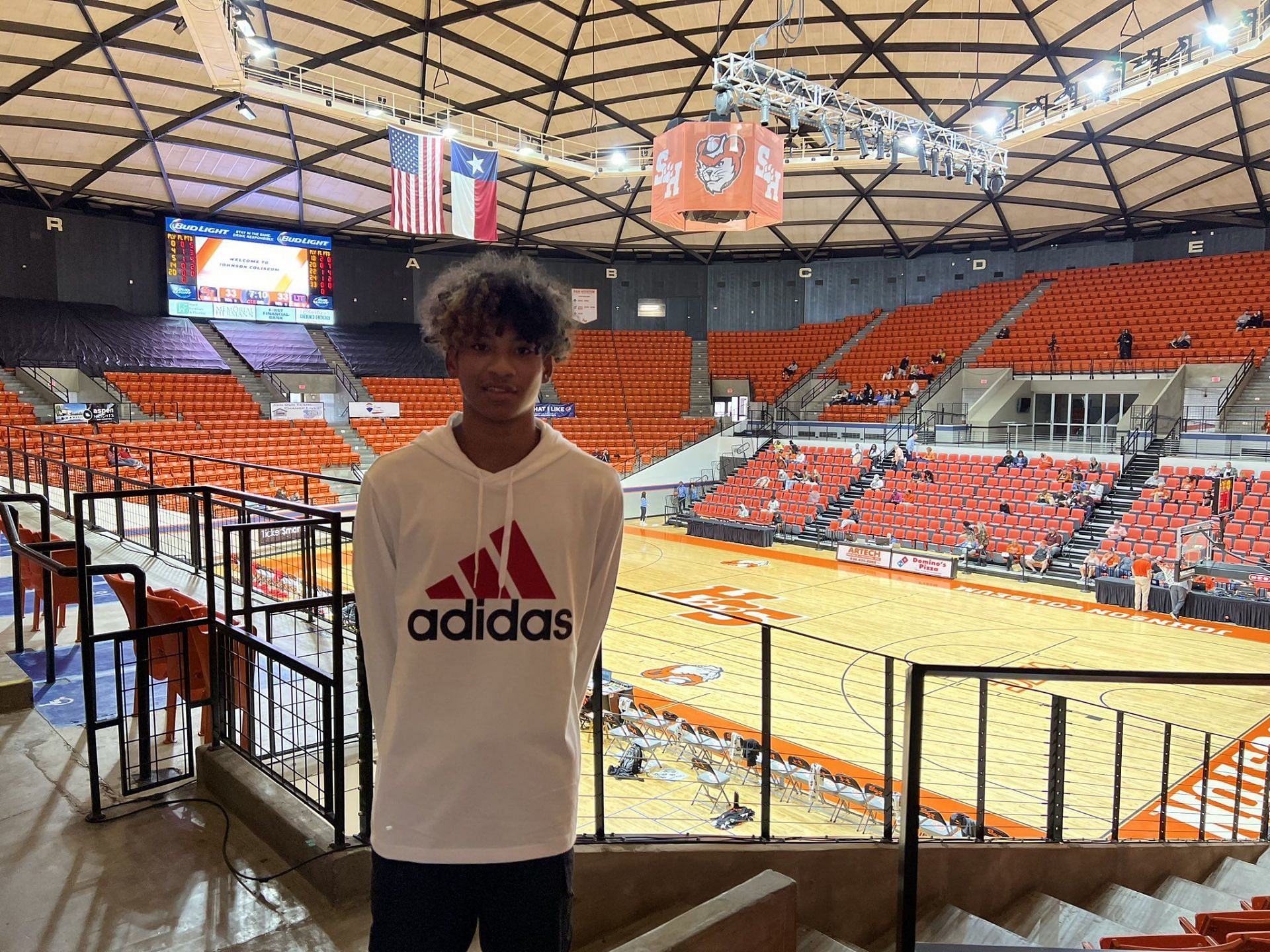 Javen Colbert during visit to Sam Houston (Source: x/@javencolbert)