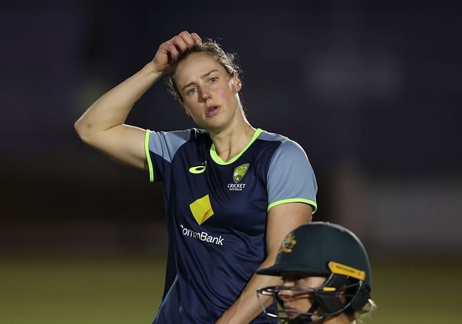 “Really have to tell we are sorry” - RCB captain’s public apology for Ellyse Perry after RCB vs UPW Super Over in WPL 2025