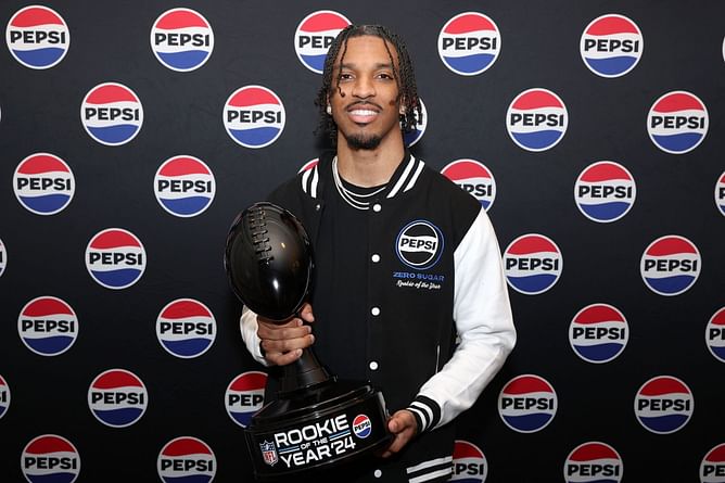 Jayden Daniels' mom drops 1-word reaction as Commanders QB wins Offensive Rookie of the Year award