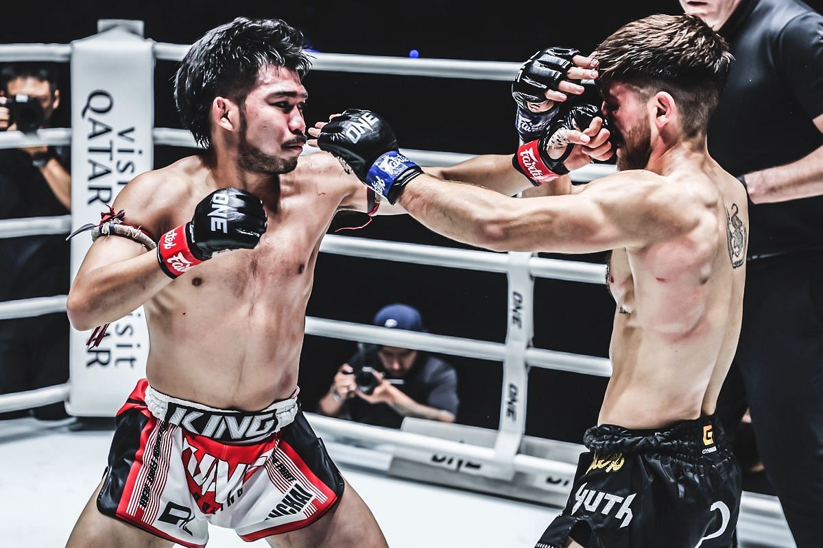 Prajanchai (left), Ellis Badr Barboza (right) [Photo via ONE Championship]