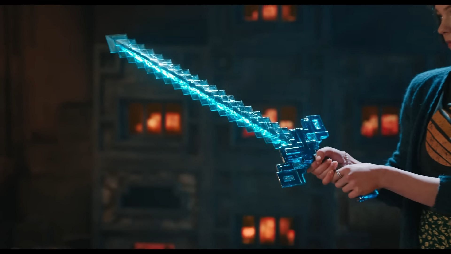 Shine bright like a diamond (sword) (Image via Warner Bros. Pictures)