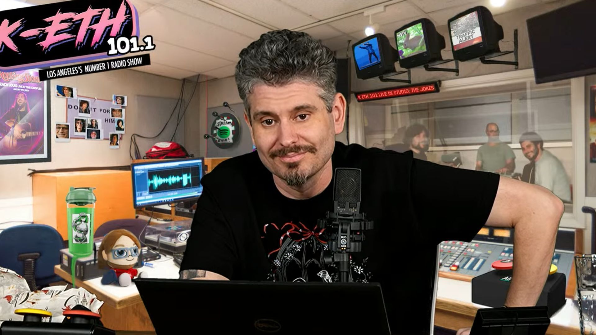 HasanAbi reacts to Ethan Klein planning to visit Israel on vacation